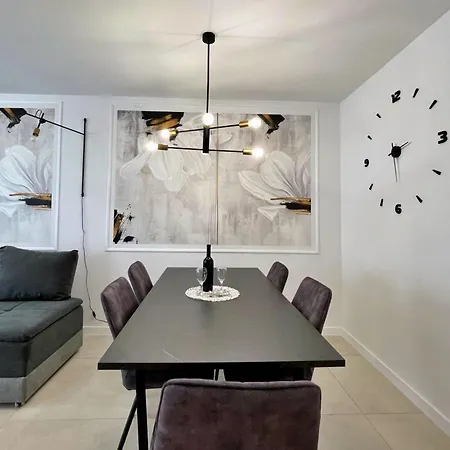 Apartamento Punta By Interhome
